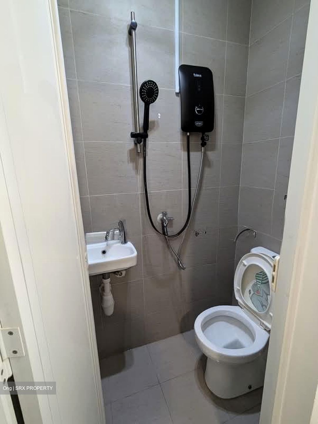 The Brownstone (D27), Condominium #556829071